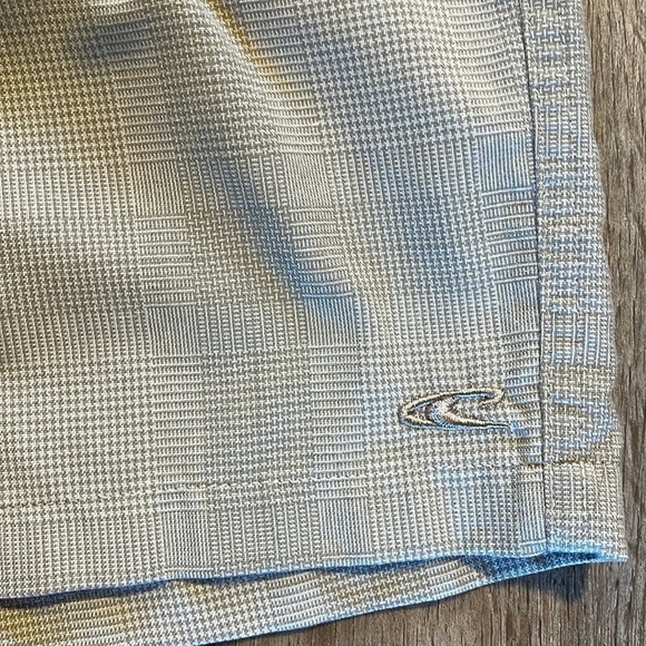 O'NEILL BEIGE PLAID SHORTS (32) - Picture 4 of 7
